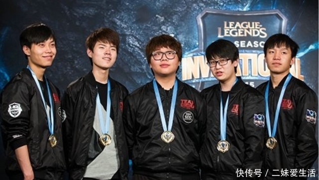 无数球迷的 无数球迷的